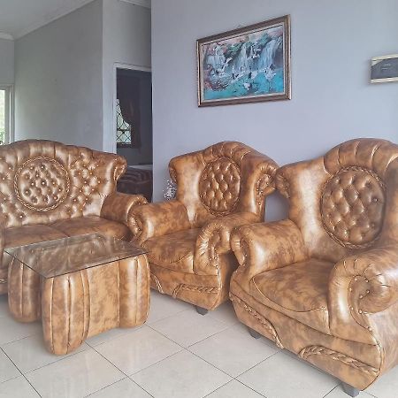 Reddoorz @ Hotel Arwana Safari Puncak Tagalbato Екстериор снимка